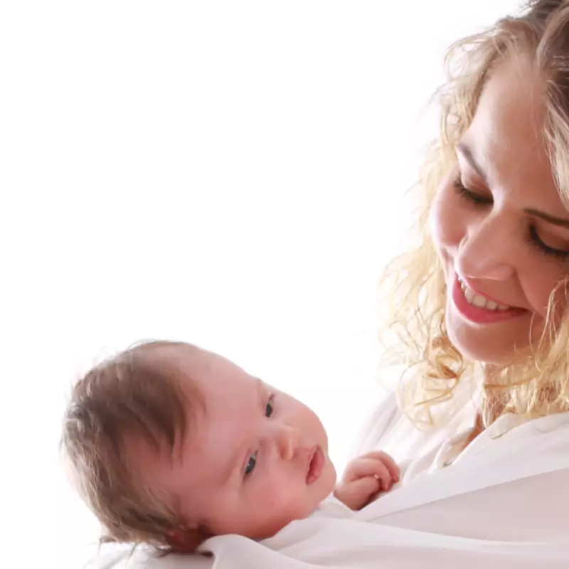 Giving Birth Abroad: From Uncertainty To Confidence For English Speakers In Spain 4 newborn mother Titia Kesteloot